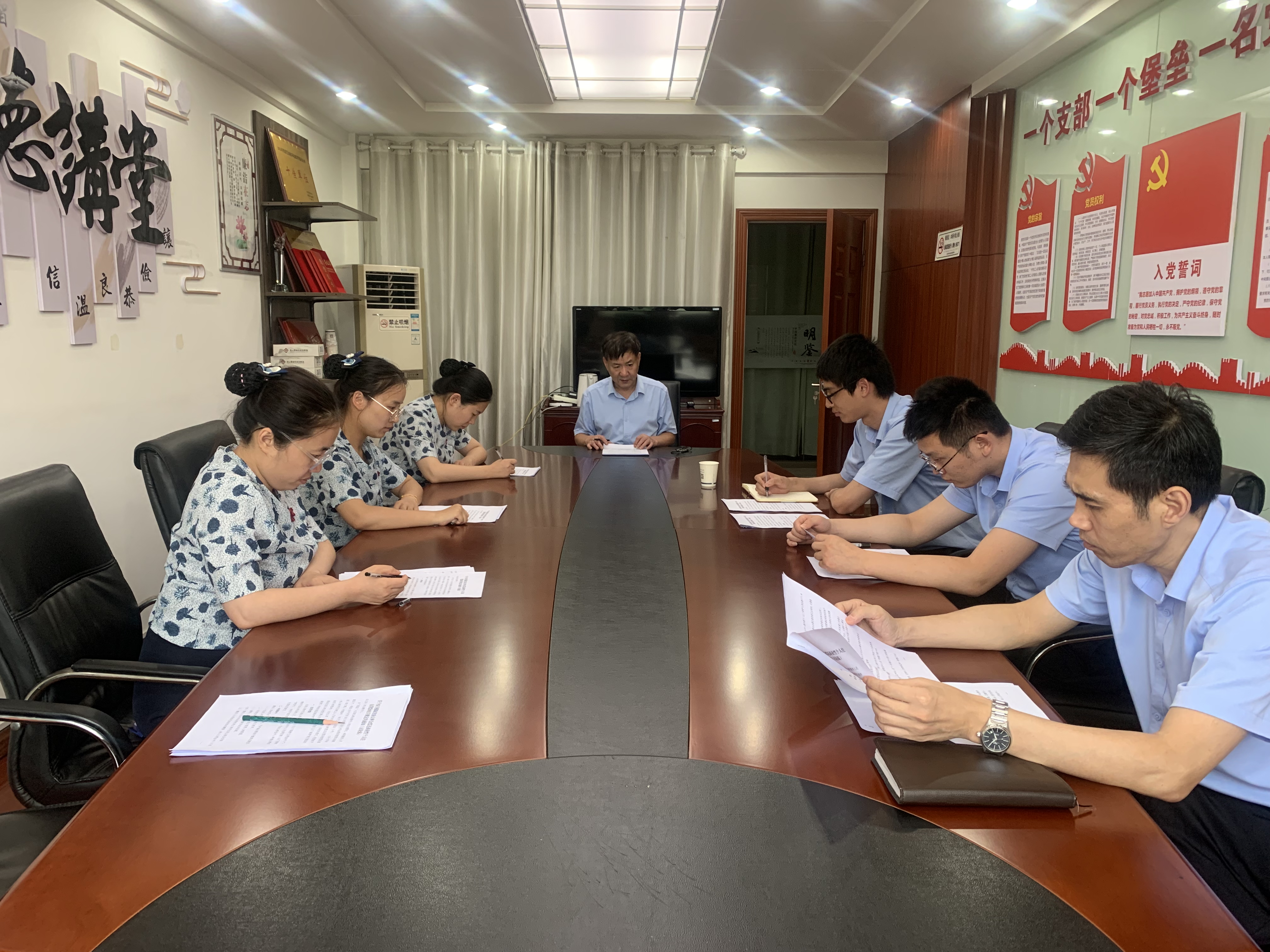 灌南分中心组织召开按月提取住房公积金偿还商贷业务学习交流会.jpg
